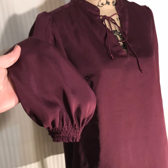 •CLEAR-OUT•3/18 Loft key hole tie at neck blouse - Picture 3 of 5